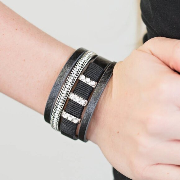 Paparazzi Jewelry Accessories - FAME Night - Black Bracelet - Vintage - Picture 1 of 4